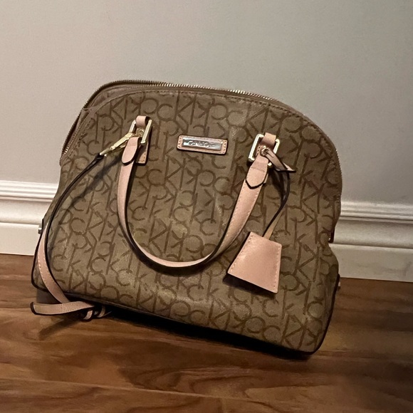 Calvin Klein Shoulder/Cross body bag - Picture 1 of 2